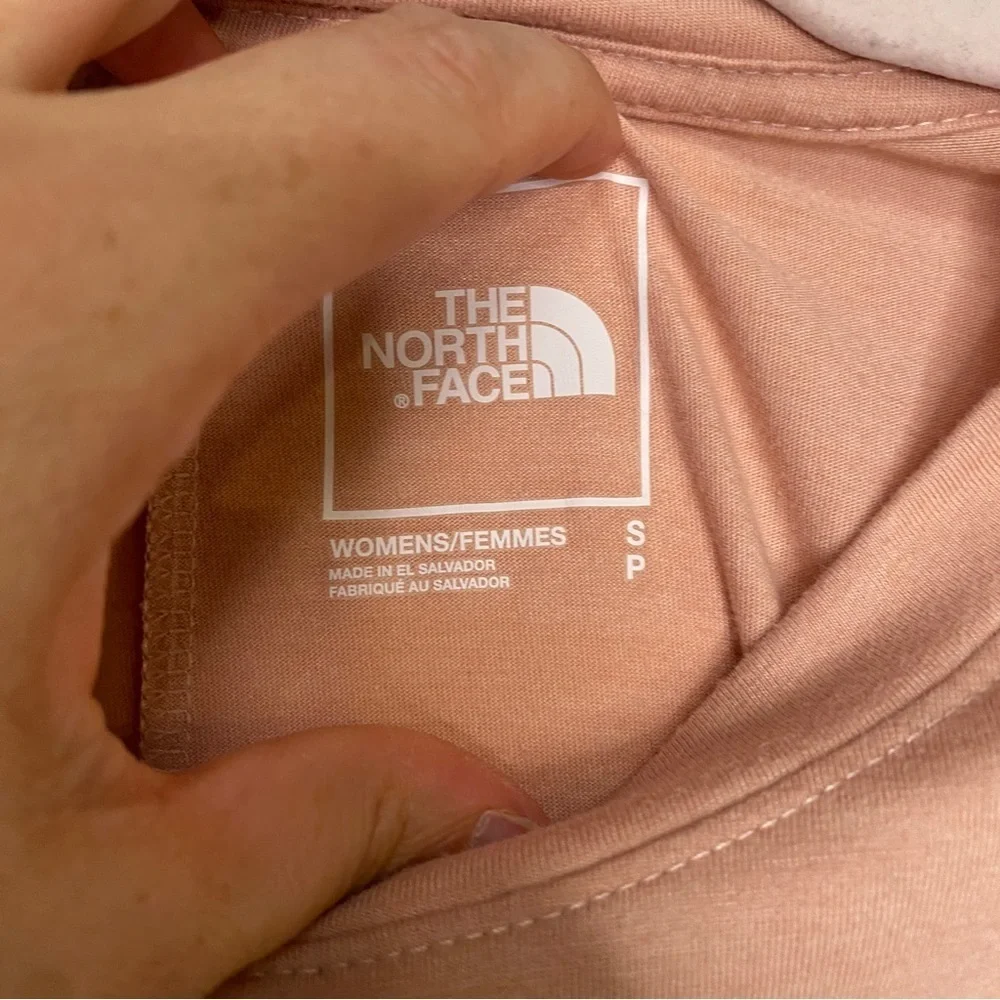 The North Face Pink Longline Snowy Mountains Graphic Tee Shirt Size Small